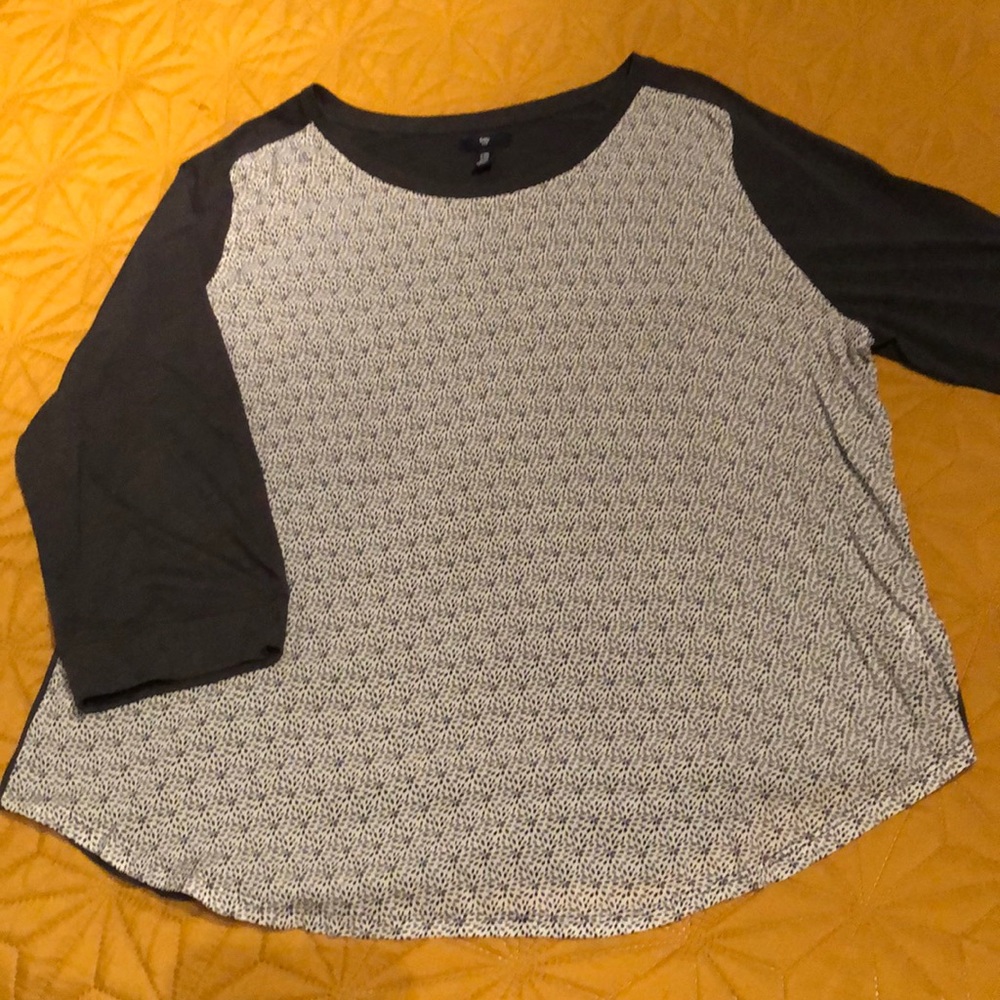 Gap women’s T-shirt